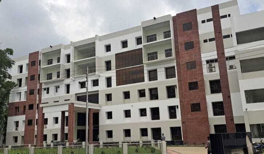 ১০০ শয্যার শিবচর উপজেলা স্বাস্থ্য কমপ্লেক্সে হাসপাতালে চরম দুরবস্থা: জনবল সংকট, ভেঙে পড়েছে স্বাস্থ্যসেবা